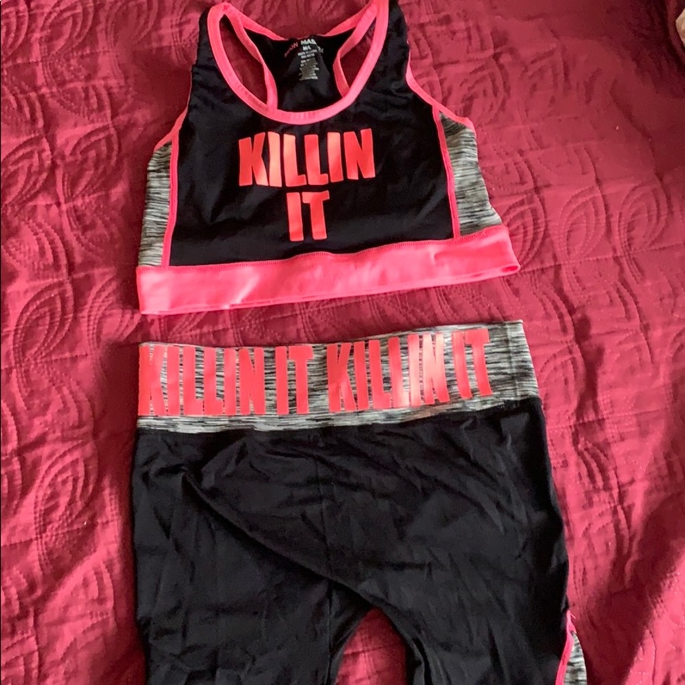 Sports bra, leggings matching set.